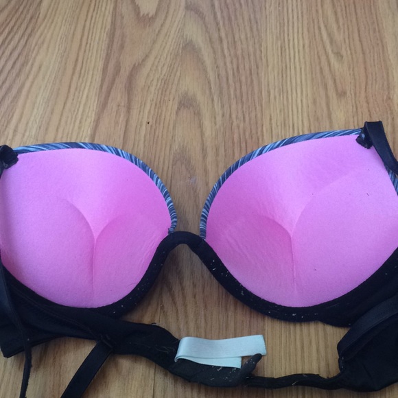 Pink bra - Picture 2 of 2